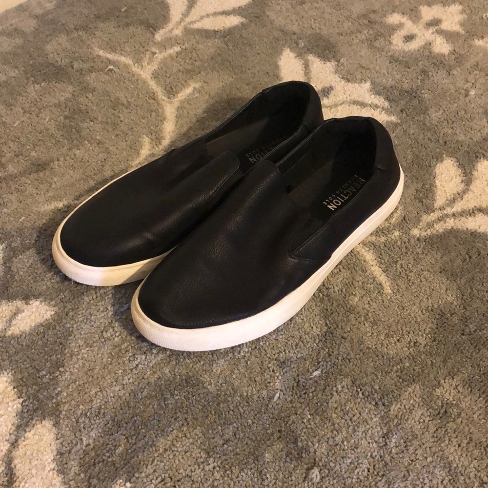 Kenneth Cole slip on black and white sneakers
